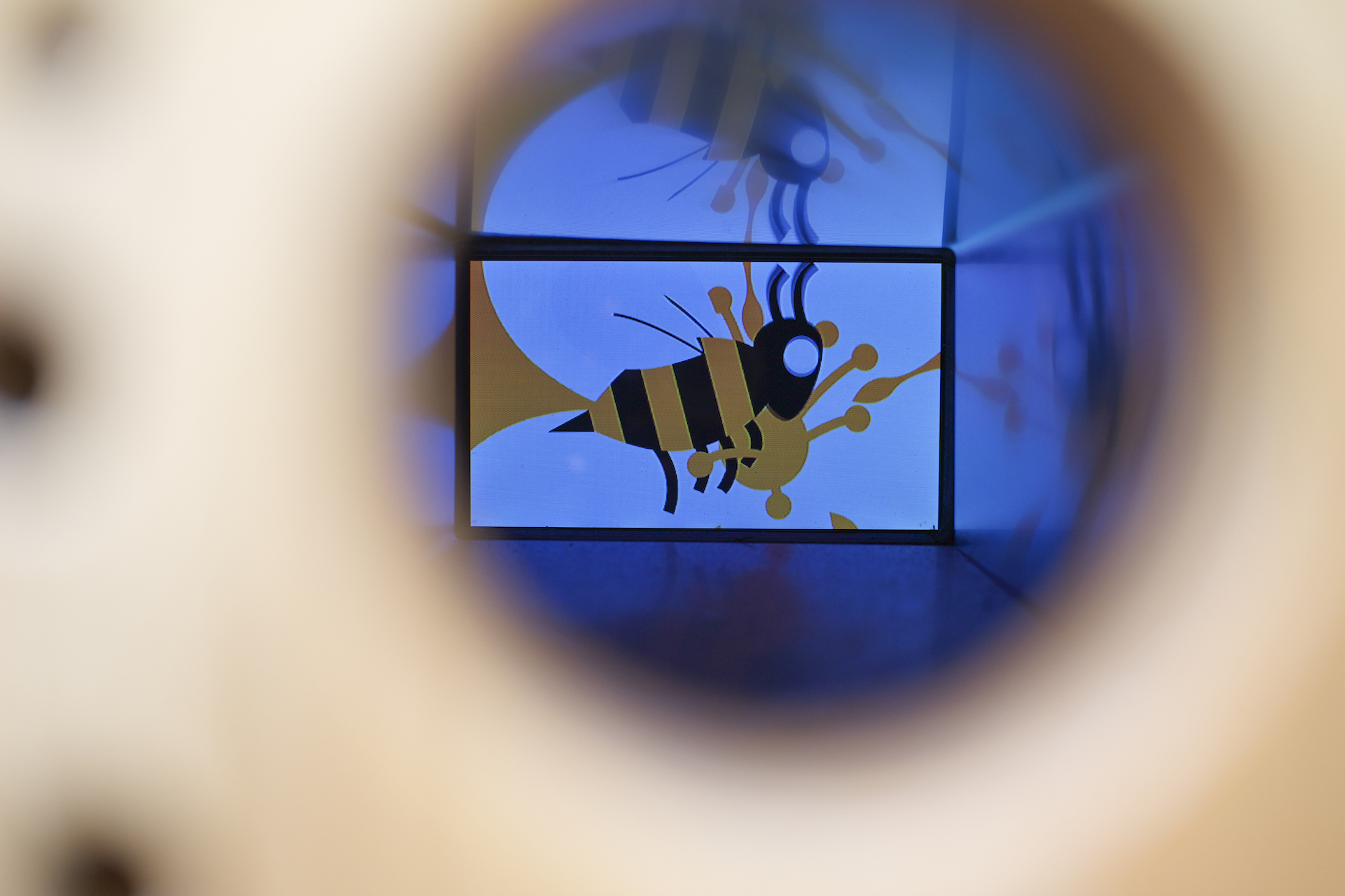 ミラノ万博2015イギリス館の蜂