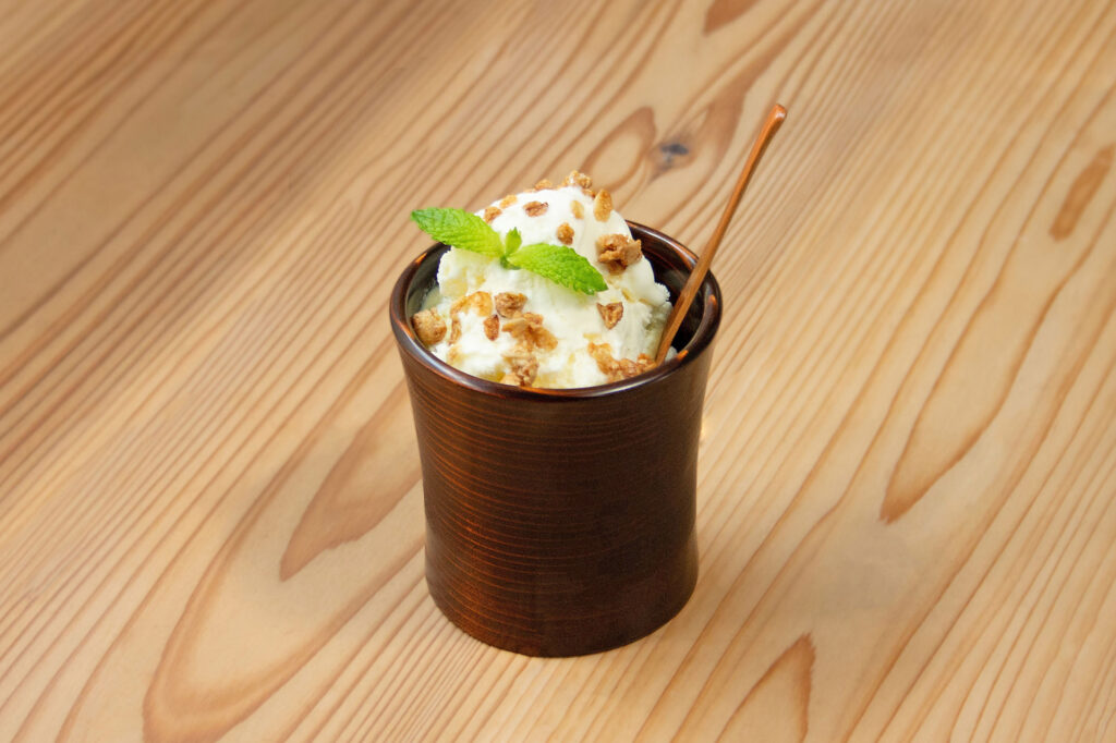 SHIZQ亀八ロックグラスとアイスクリーム