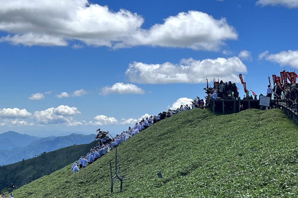 剣山の例大祭